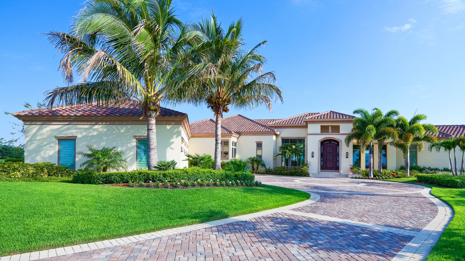 An image of a house in florida recently closed on.